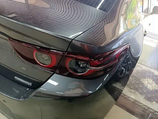 Mazda Axela — Фото автомобиля 7