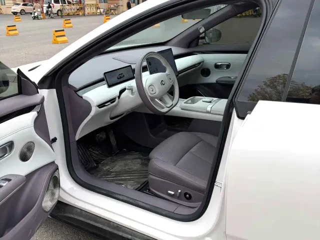 Changan Qiyuan A06 — Фото автомобиля 4