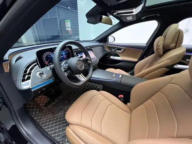 Mercedes-Benz E-Class — Фото автомобиля 3