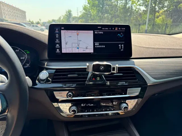 BMW 5 Series — Фото автомобиля 6