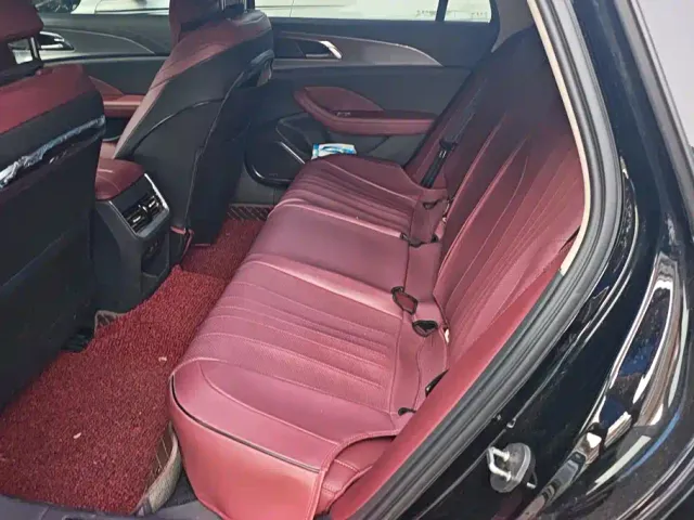 Hongqi H5 — Фото автомобиля 11
