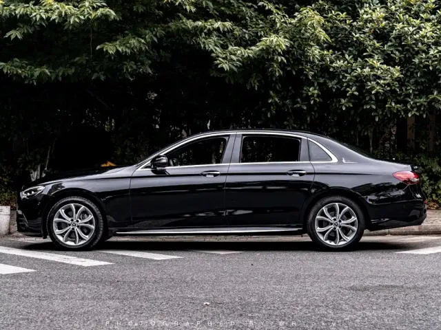 Mercedes-Benz E-Class — Фото автомобиля 2