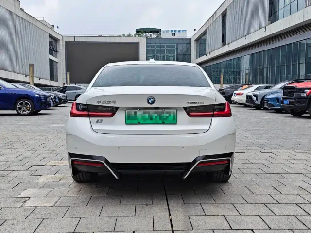 BMW i3 — Фото автомобиля 17