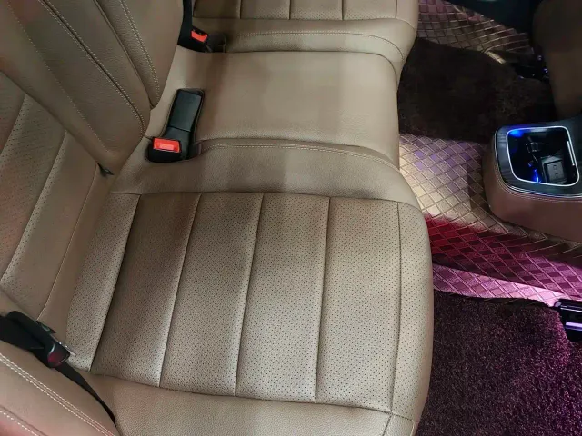 Mercedes-Benz E-Class — Фото автомобиля 20