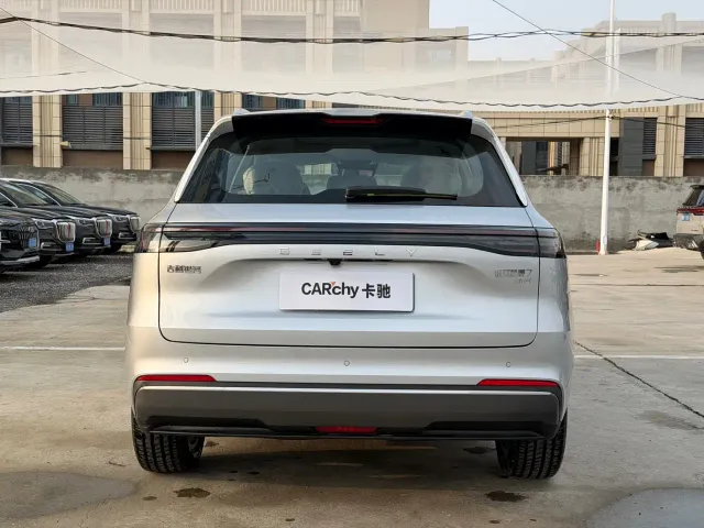 Geely Galaxy Starship 7 EM-i — Фото автомобиля 5