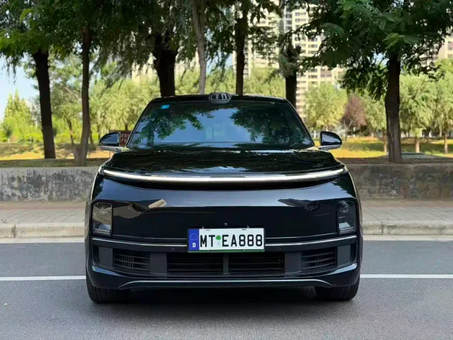 Li Auto L9 — Фото автомобиля 2