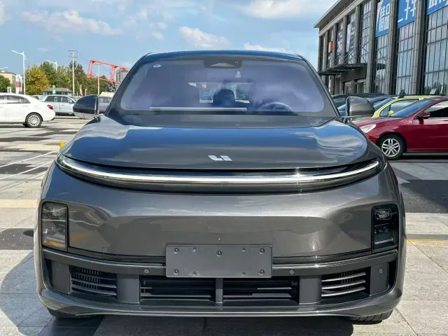 Li Auto L7 — Фото автомобиля 2