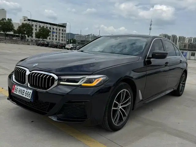 Фотография автомобиля — BMW 5 Series