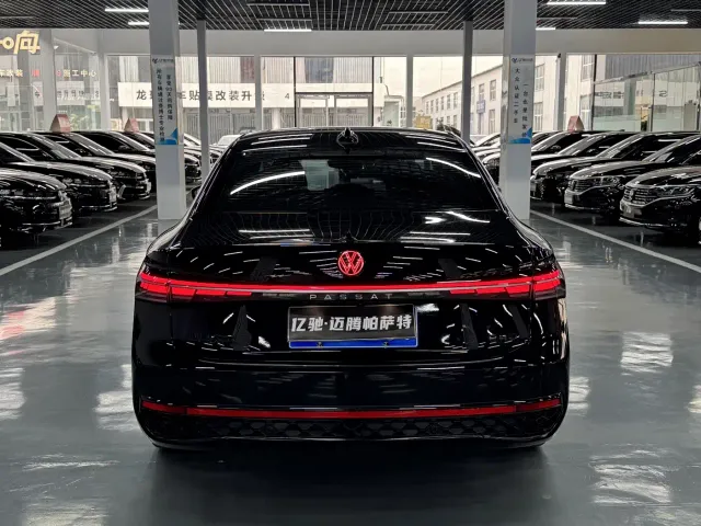 Volkswagen Passat — Фото автомобиля 8