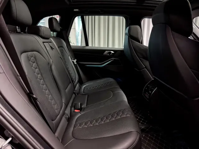 BMW X5 M — Фото автомобиля 11