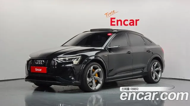 Фотография автомобиля — Audi e-tron