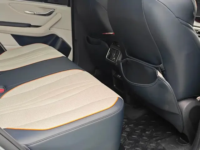 BYD Song PLUS — Фото автомобиля 12