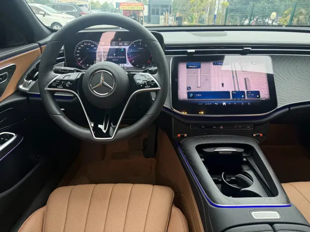 Mercedes-Benz E-Class — Фото автомобиля 9