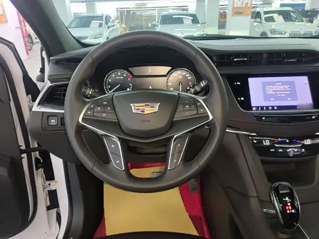 Cadillac XT5 — Фото автомобиля 10