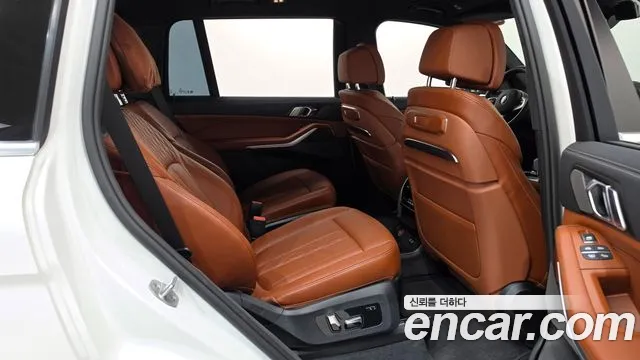 BMW X7 — Фото автомобиля 12