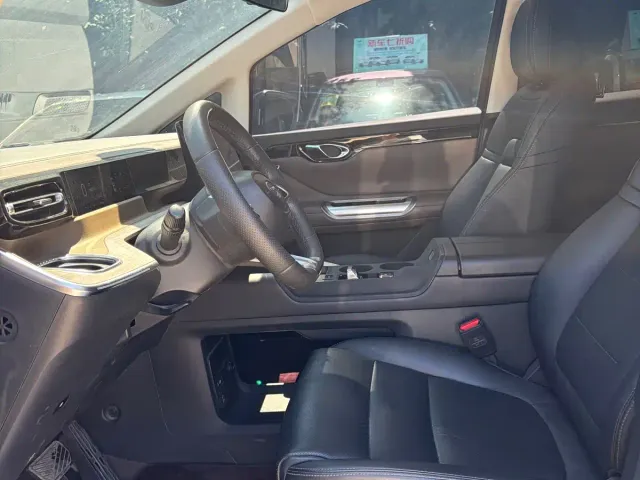 GAC Trumpchi E8 — Фото автомобиля 4