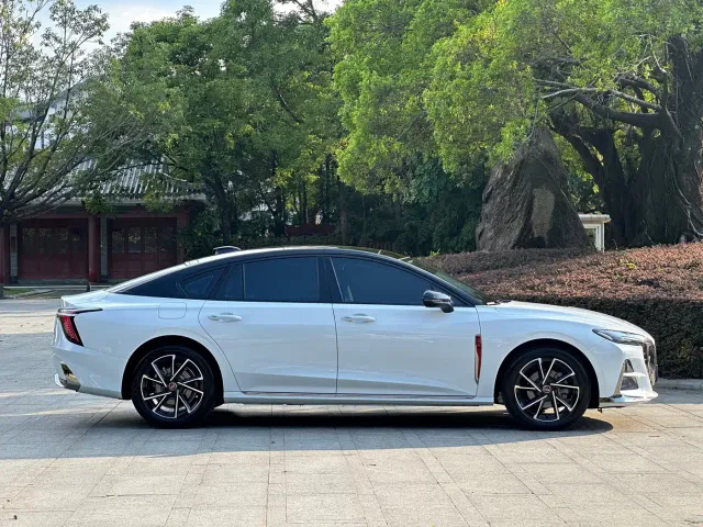 Hongqi H6 — Фото автомобиля 26