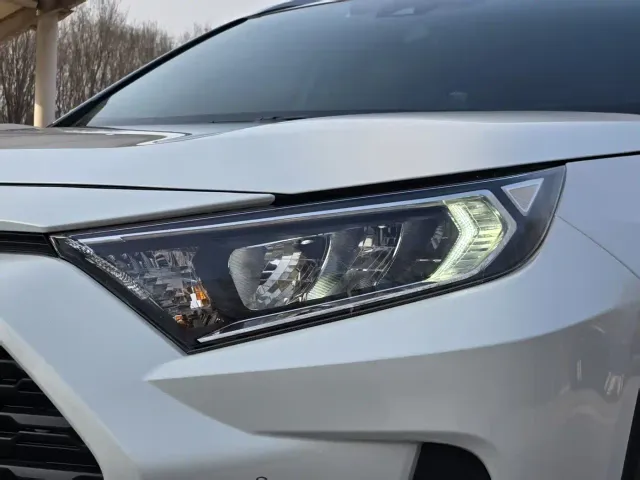 Toyota RAV4 — Фото автомобиля 14