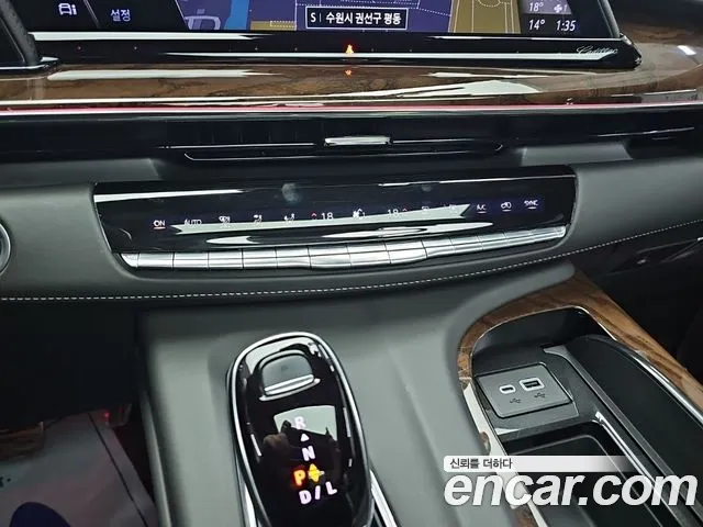 Cadillac Escalade 5th Gen — Фото автомобиля 10