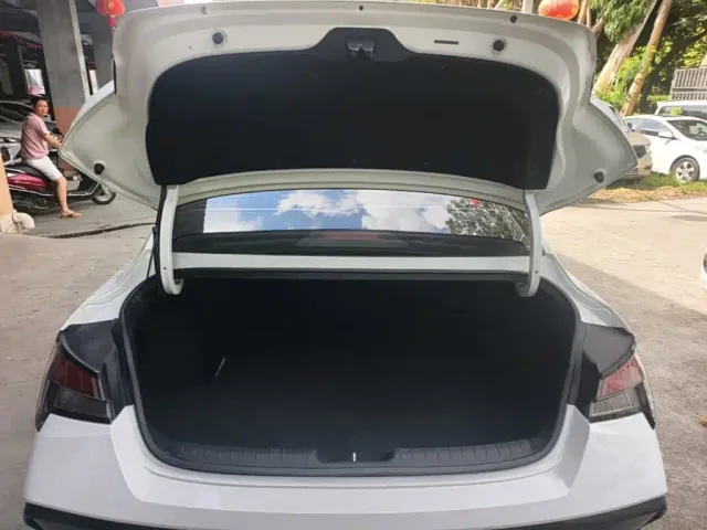 Hyundai Elantra — Фото автомобиля 14