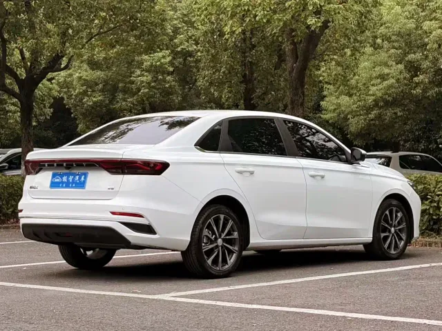 Geely Emgrand 2025 4th Gen 4 Million Commemorative Edition 1.5L CVT Soar — Фото автомобиля 5