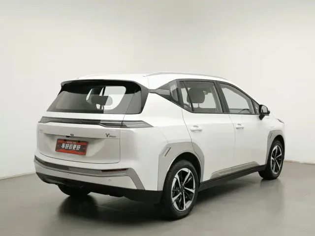 GAC Aion Y — Фото автомобиля 2