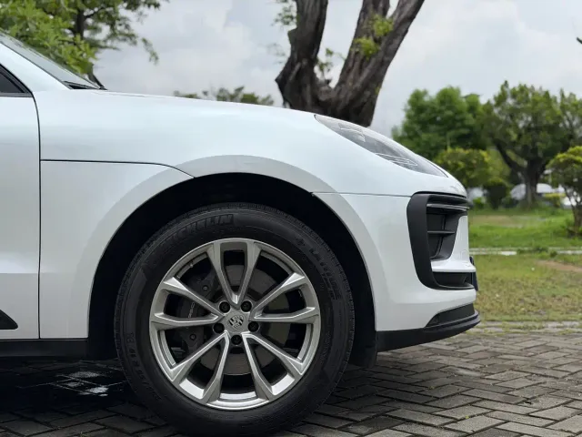 Porsche Macan — Фото автомобиля 10