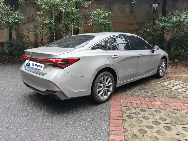 Toyota Avalon — Фото автомобиля 5