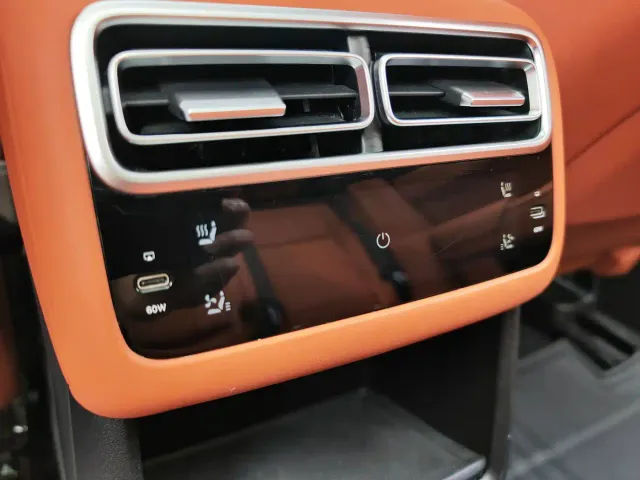 Li Auto L7 — Фото автомобиля 18