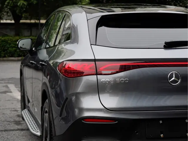 Mercedes-Benz EQE SUV — Фото автомобиля 6