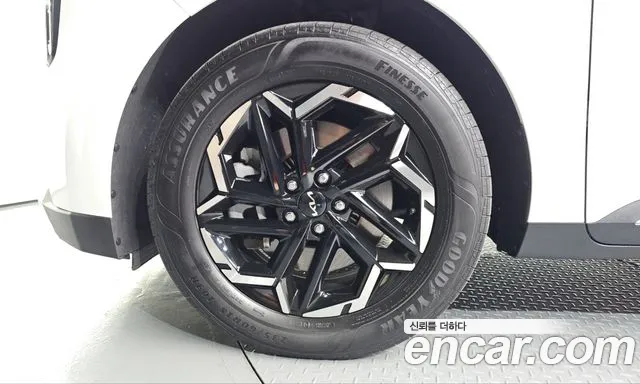 Kia Carnival 4th Gen — Фото автомобиля 5