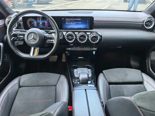 Mercedes-Benz A-Class — Фото автомобиля 12