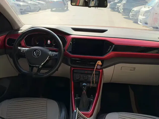 Volkswagen T-Cross — Фото автомобиля 8