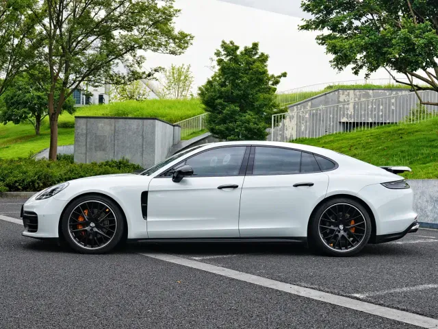 Porsche Panamera — Фото автомобиля 3