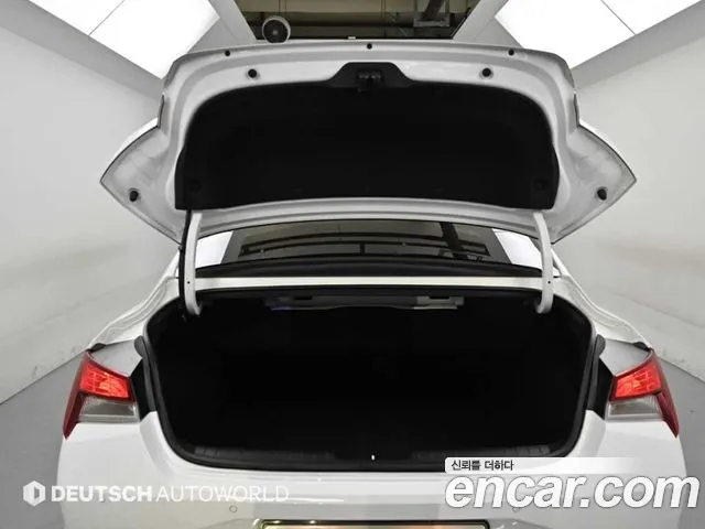 Hyundai AVANTE Smart — Фото автомобиля 18