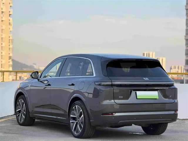 Li Auto L7 — Фото автомобиля 6