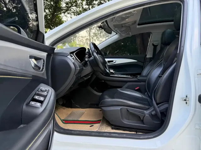 Roewe Roewe i6 MAX EV 2022 EV 500 Sunroof Premium — Фото автомобиля 7