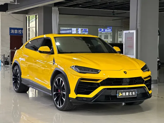 Lamborghini Urus — Фото автомобиля 3
