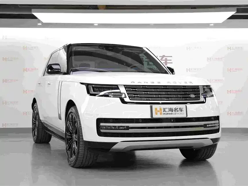 Land Rover Range Rover 2023 3.0 L6 360PS Golden Age Edition — Фото автомобиля 3
