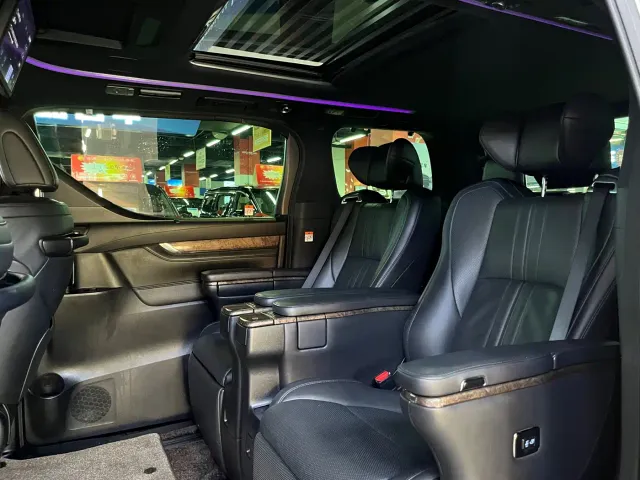Toyota Vellfire — Фото автомобиля 6