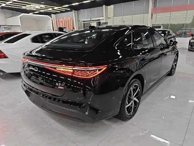 BYD Seal 07 DM-i — Фото автомобиля 6