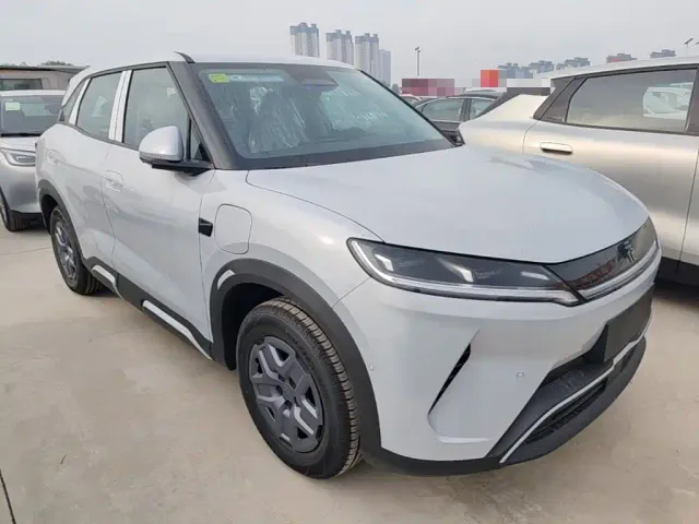 BYD Yuan UP — Фото автомобиля 3