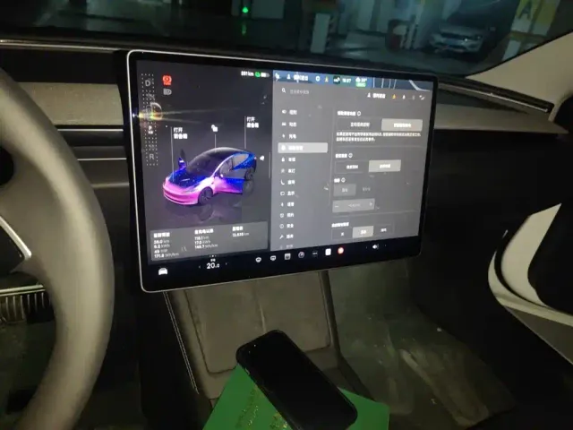 Tesla Model 3 — Фото автомобиля 14