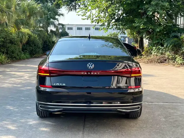 Volkswagen Passat — Фото автомобиля 5