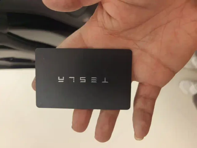 Tesla Model Y — Фото автомобиля 8