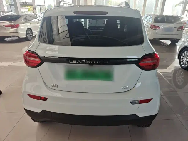 Leapmotor T03 — Фото автомобиля 5
