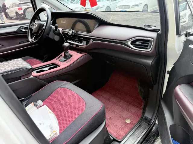 GAC Trumpchi M6 — Фото автомобиля 16