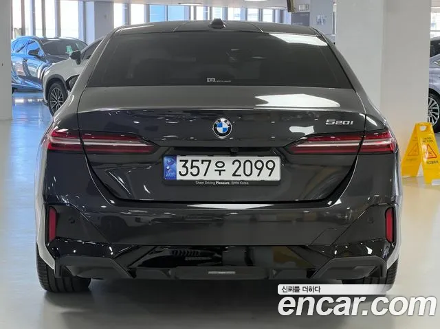 BMW 5 Series G60 — Фото автомобиля 4
