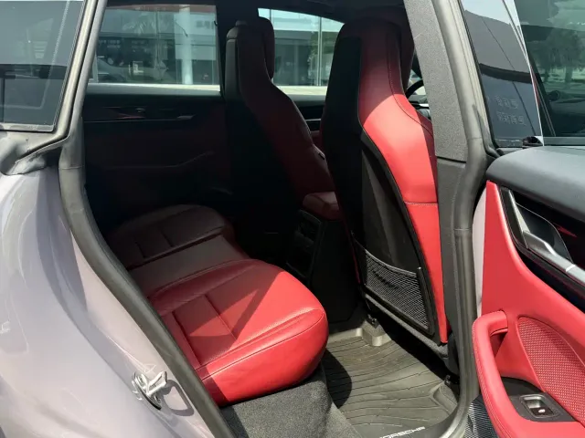 Porsche Macan EV — Фото автомобиля 13