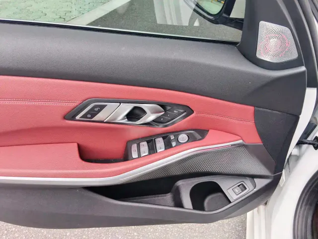 BMW 3 Series — Фото автомобиля 10